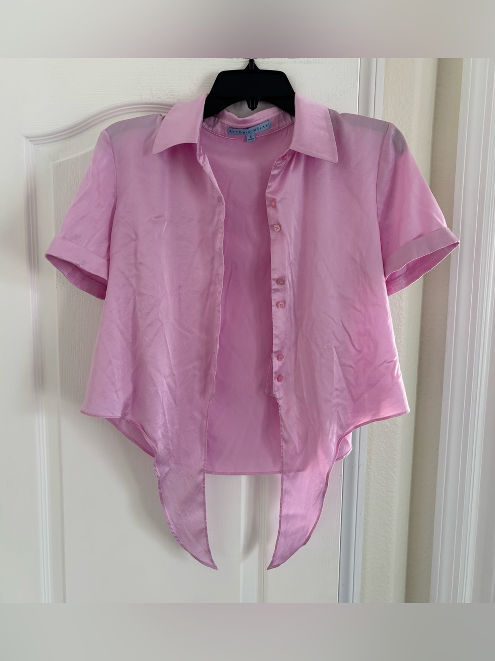 Women’s ANTONIO MELANI Light Pink Short-Sleeve Button Down Top with Front Tie.
